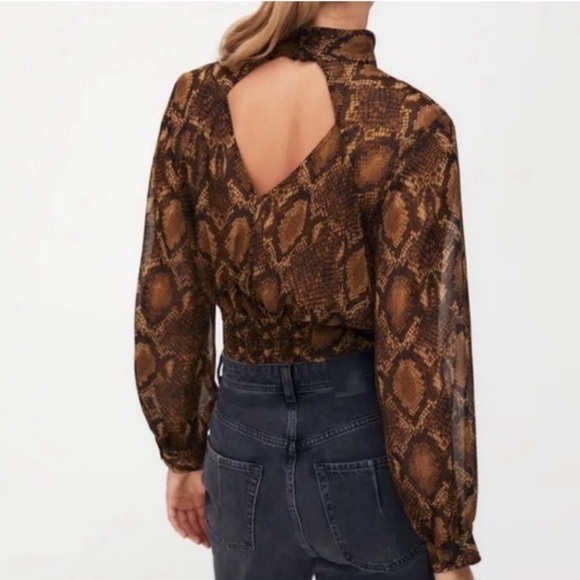 Zara Animal Print Cropped Long Sleeve Semi Sheer Shirt Size Large - Picture 3 of 7